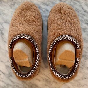 UGG Tasman Slipper – Chestnut W Size 8
